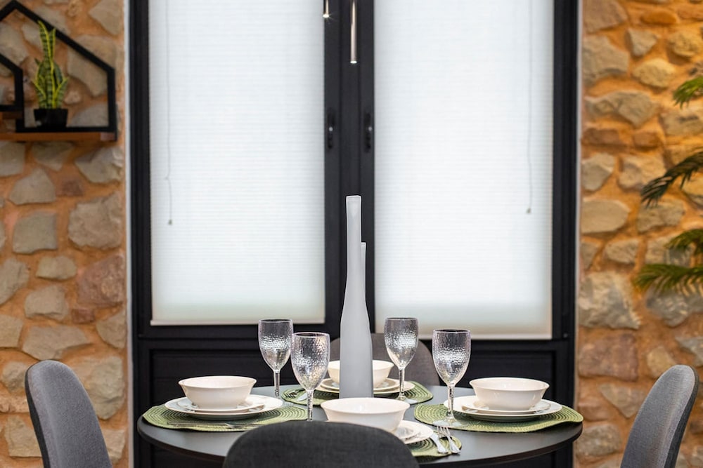 The Regal Condo by Acomodo Casco Viejo