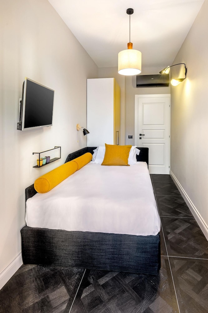 Modern 3BD Apartment Close City Center Belfiore