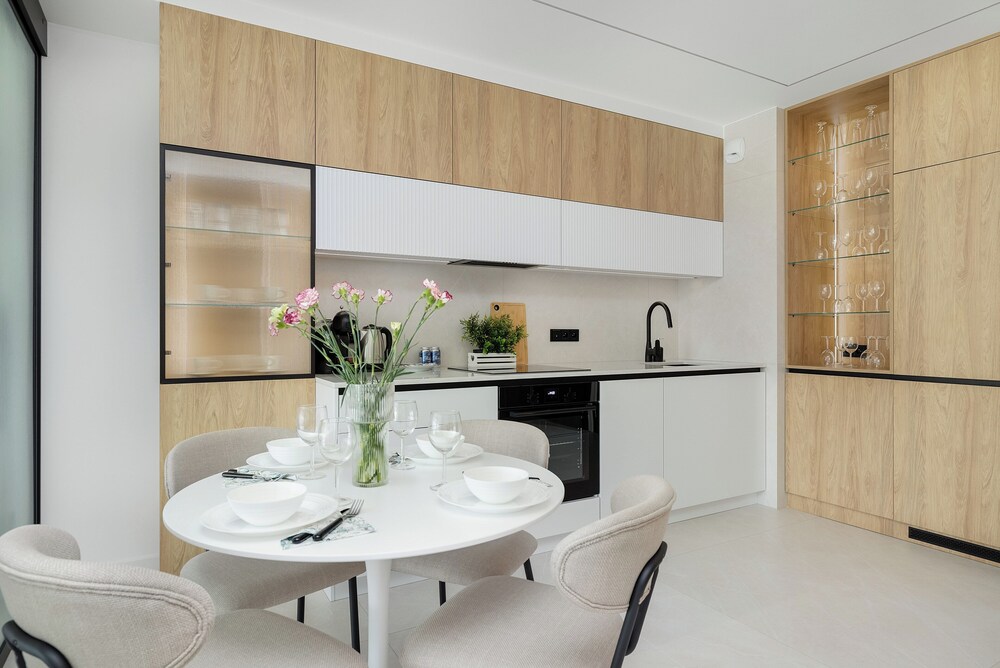 Beachside Apartment by Renters