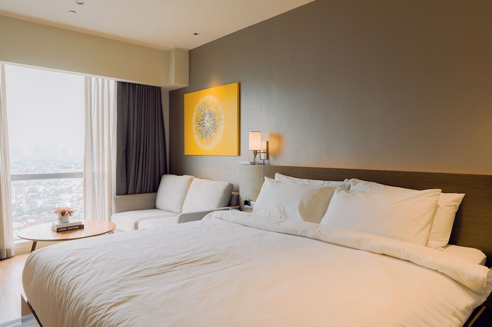 Hotel Residences at Acqua