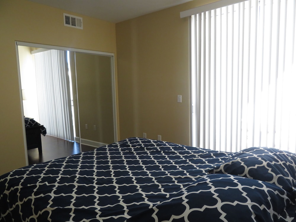 2 Bed 2 Bath in Studio City