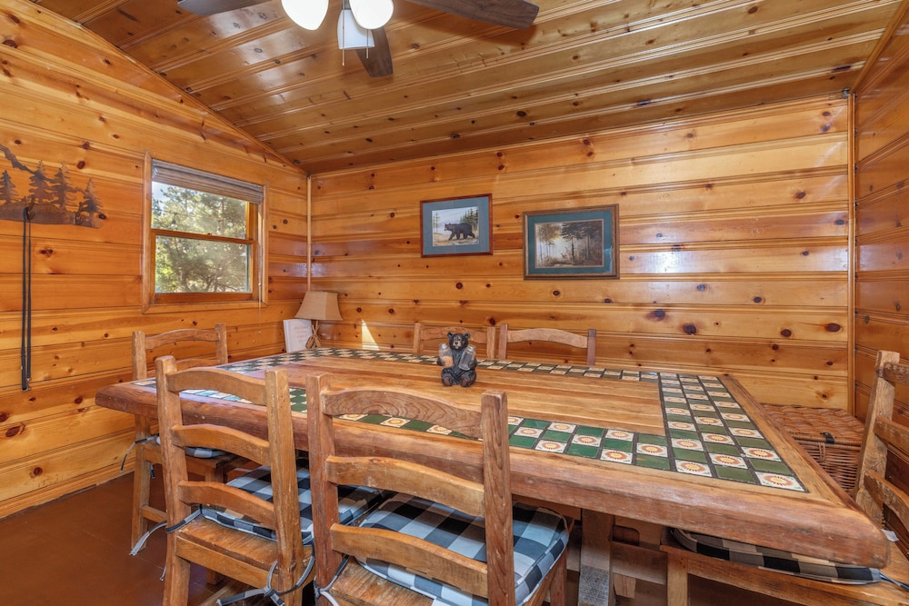 True Big Bear Lake Cabin with jacuzzi