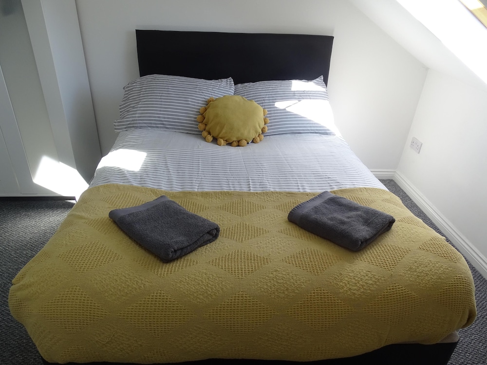 Perfect Location for City Centre-university view 5