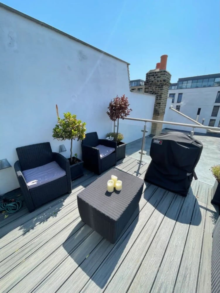 Stylish & Bright 3BD Flat With Balcony - Fulham