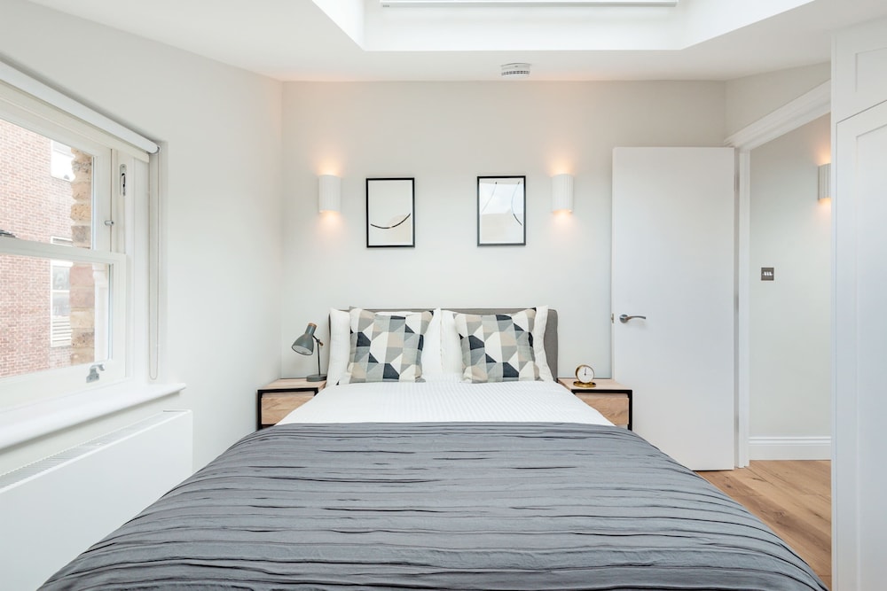 Lillie Road Residence B