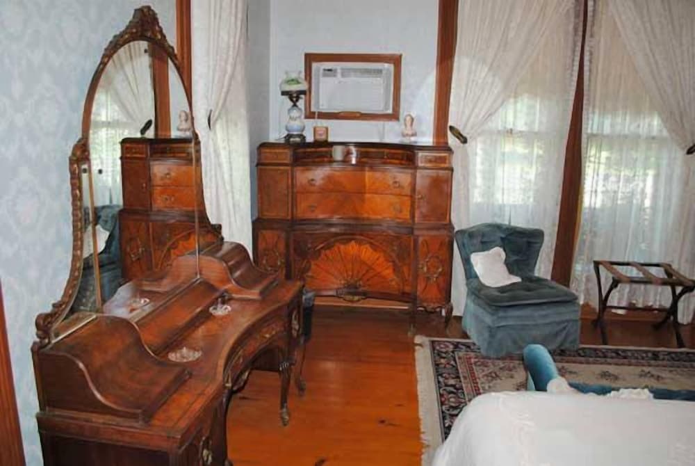 Angel Rose Bed & Breakfast