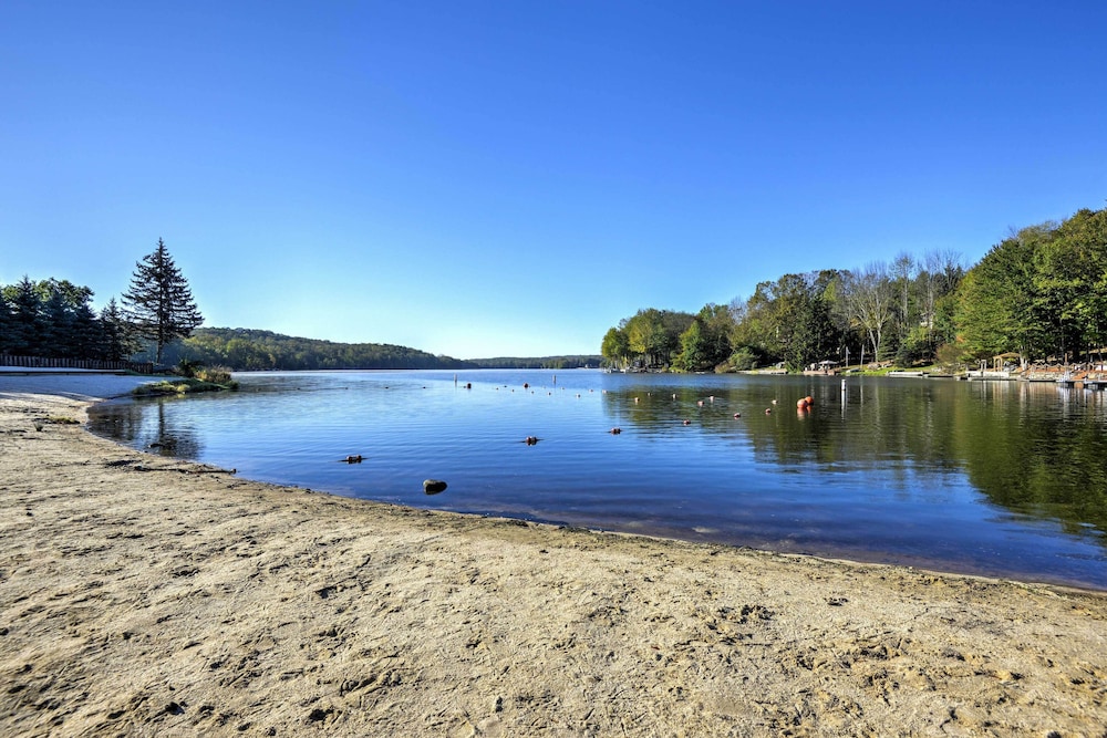 Family Friendly: Streamside Retreat in The Hideout