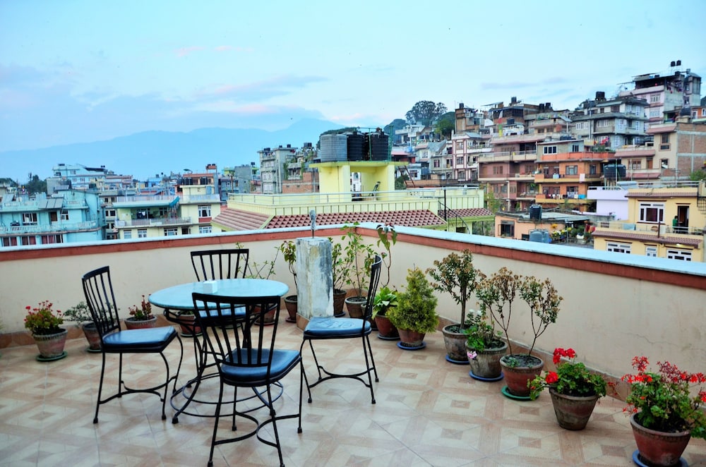Famous House Kathmandu - Hostel