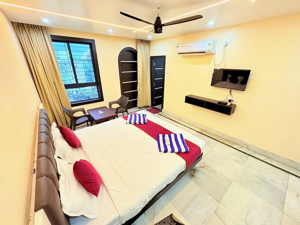 Binapani Hotel & Restaurant Tarapith