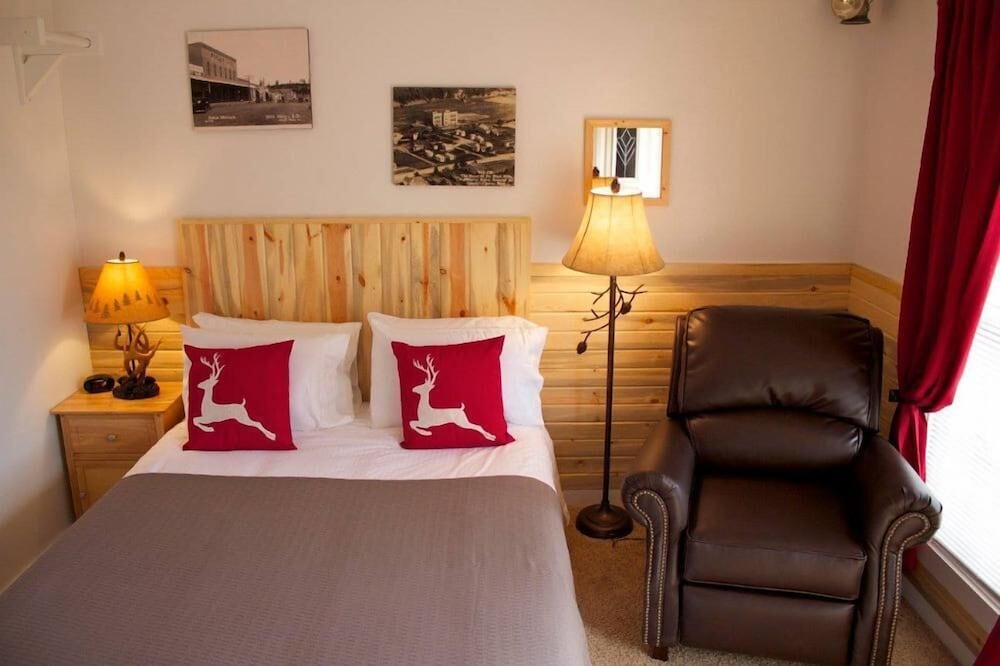 Black Elk Resort Cottages and RV Park