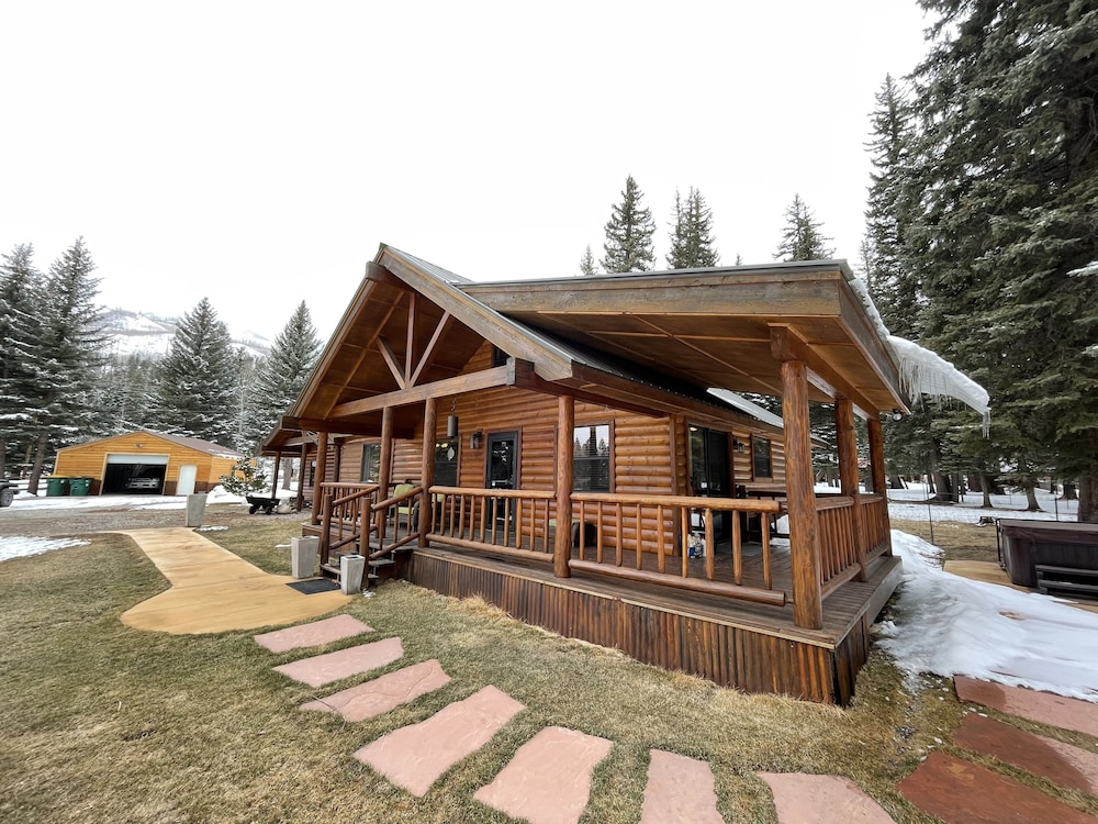 Bear Paw Lodge