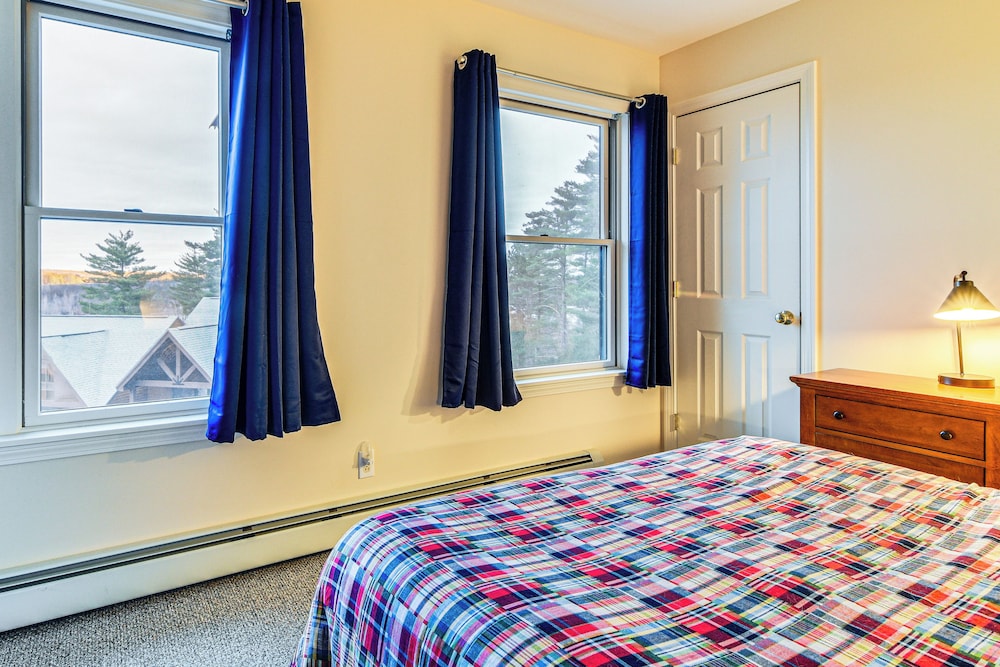 Ski-in/ski-out Condo at Pleasant Mountain!