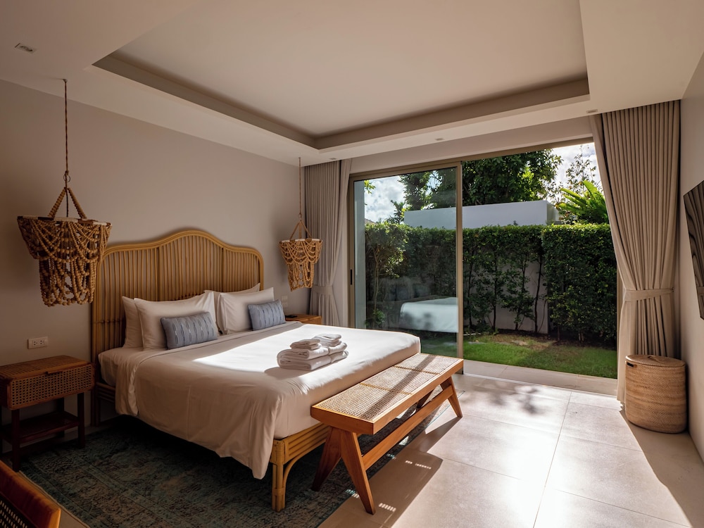 Exclusive villa in Botanica The Nature