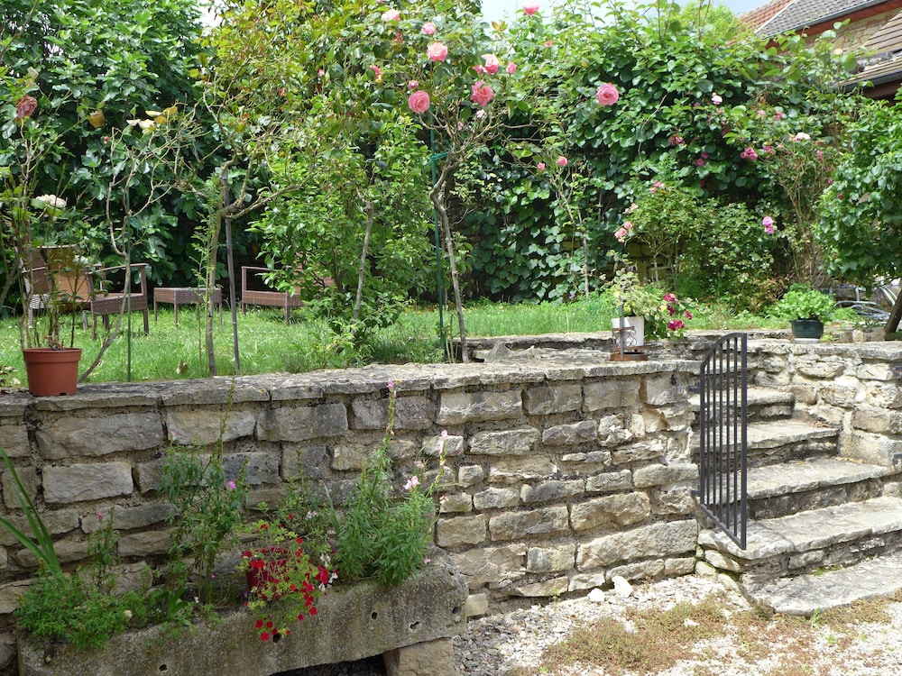 Photo 10