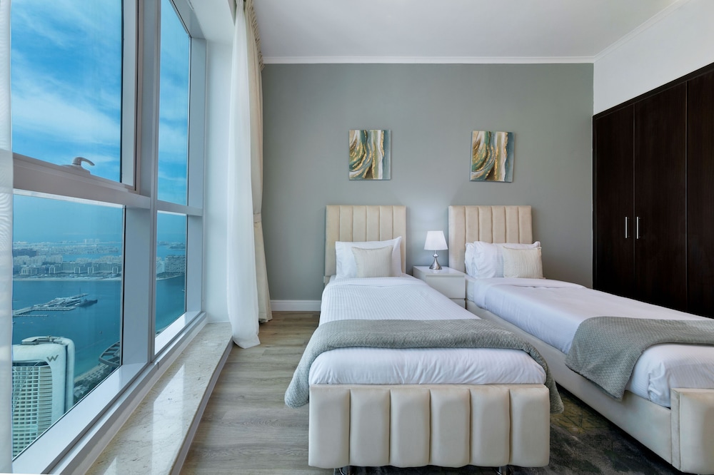 Maison Privee - High-Floor Trendy Apt w/ Marina, Palm & Ocean Vws