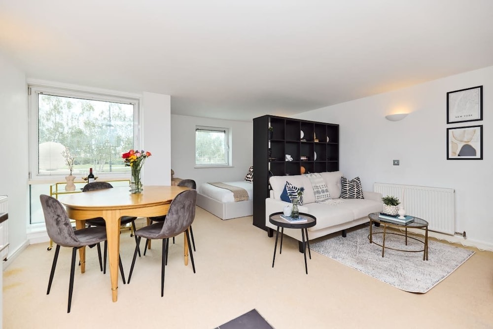 The River Thames Hideout - Modern 1bdr Flat