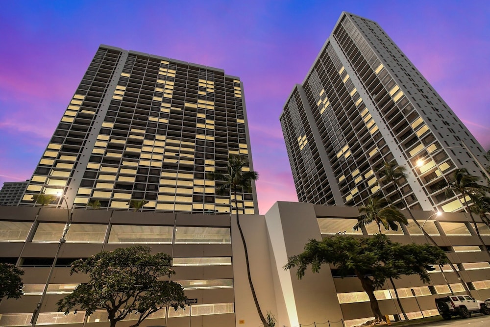 Hotel Tower 1 Suite 2214 - KS by Koko Resort Vacation Rentals - Image 1