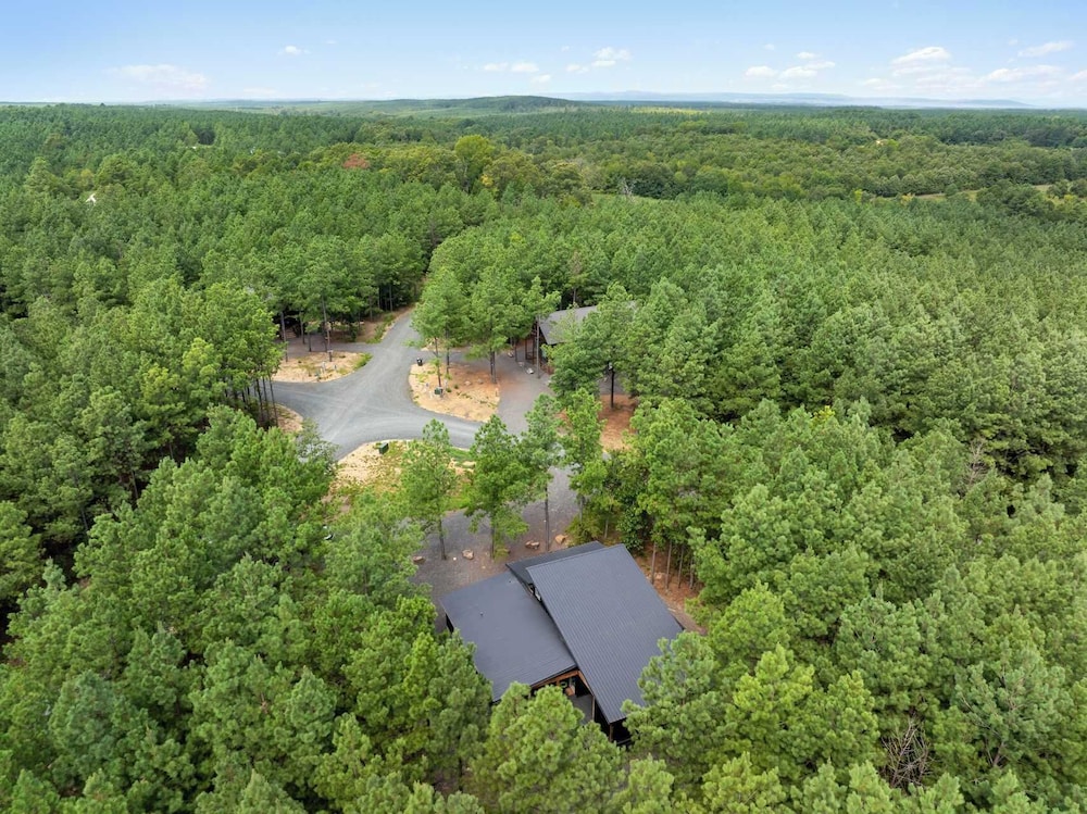 Whispering Retreat Sleeps 4