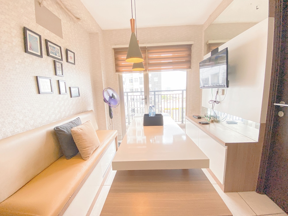 Spacious 3Br At Mekarwangi Square Cibaduyut Apartment