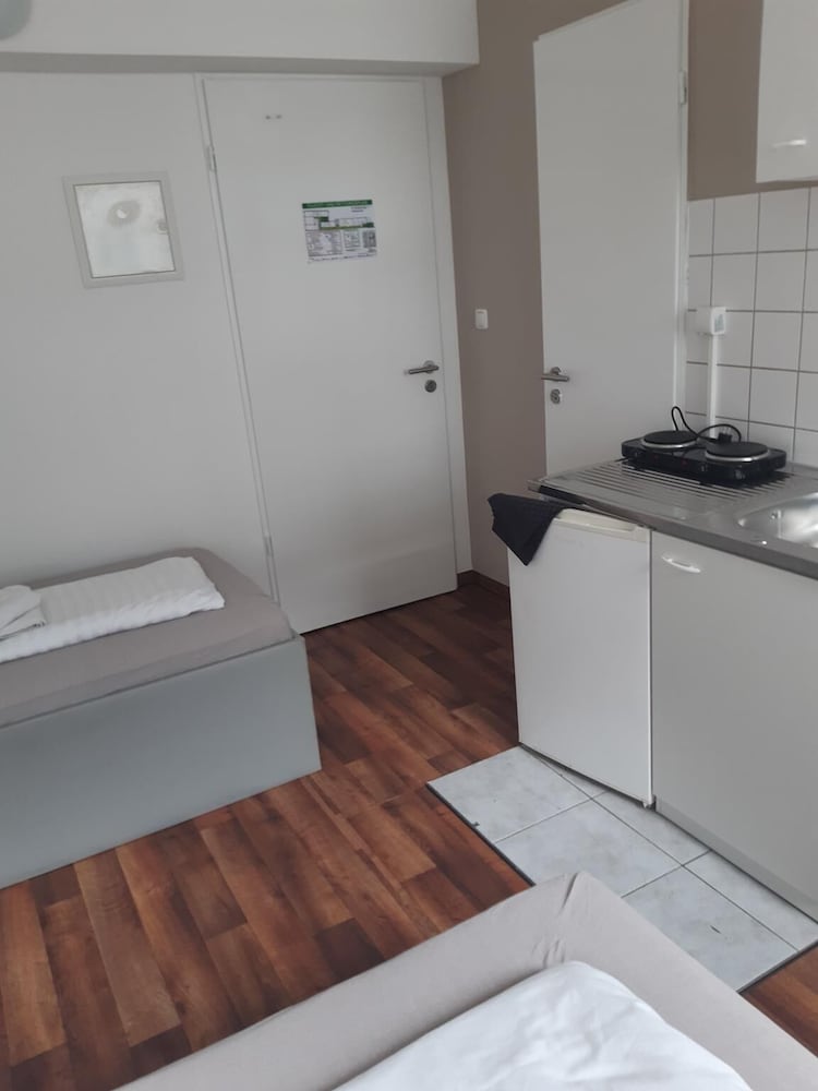 2-Rent Group Hostel Apartments SEN14