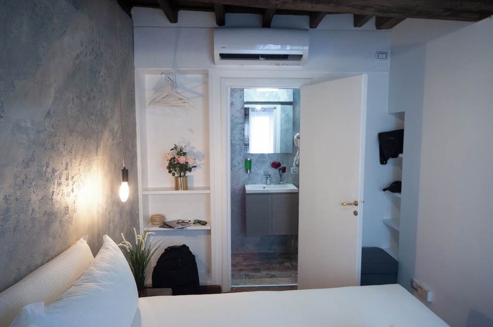navona jacuzzi apartment