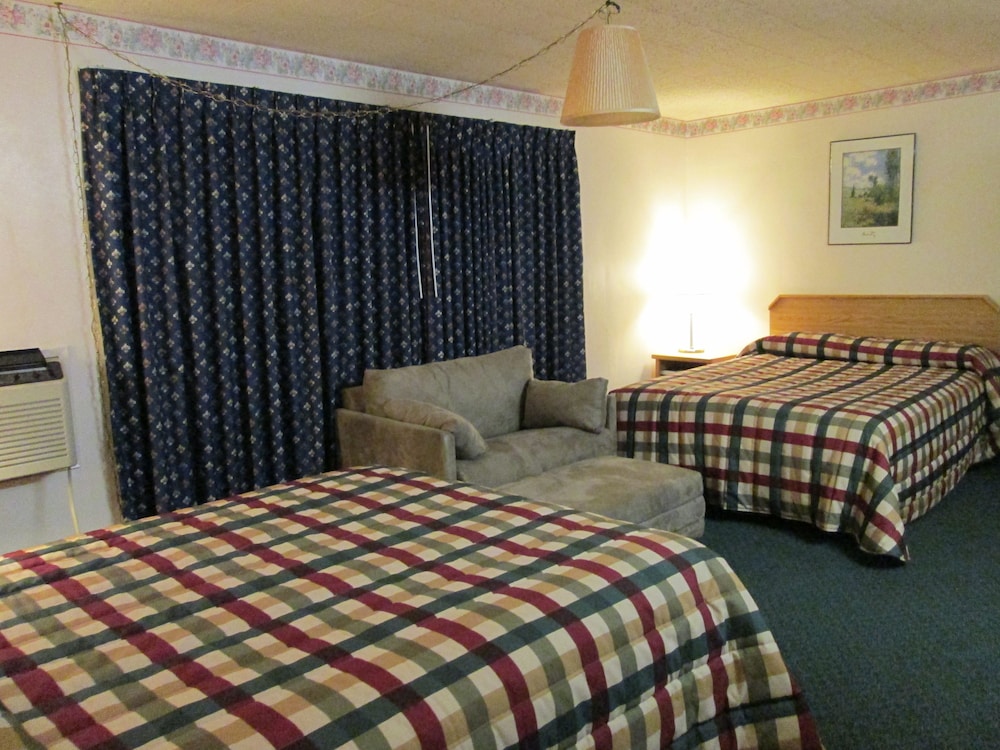 Town House Motel Inc view 4