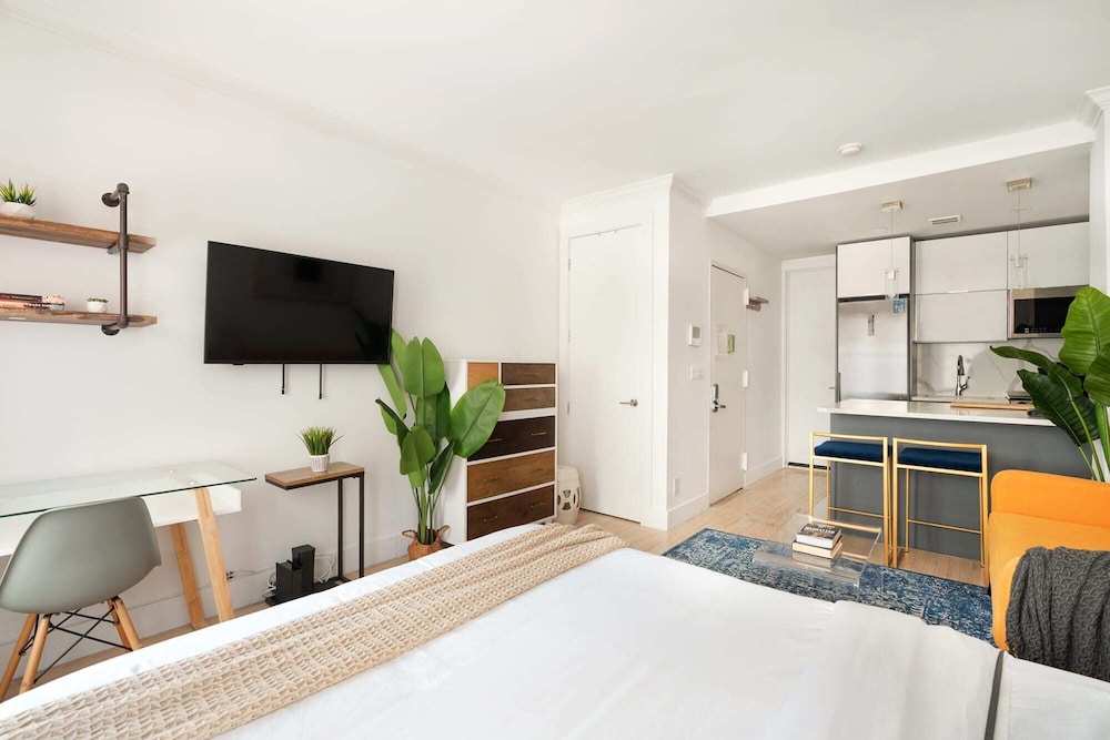 1597 New York Apt