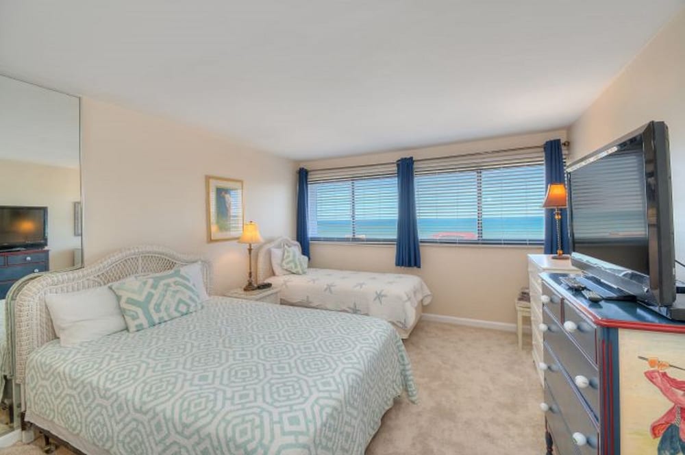 Holiday Towers by Elliott Beach Rentals