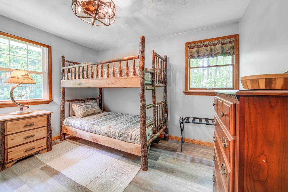 Pet-friendly Espyville Home w/ Yard & Fire Pit! view 3