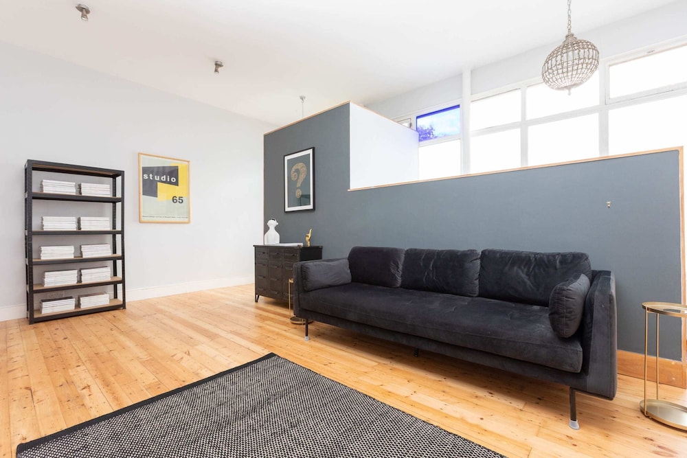 Stylish 2 Bedroom Converted Victorian Storefront