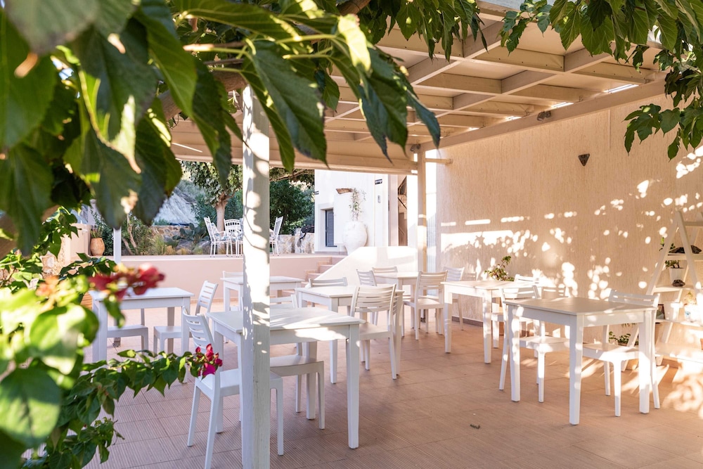 Mear Luxury Studio - Crete Garden Gem