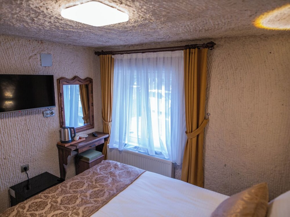 Capavista Cave House