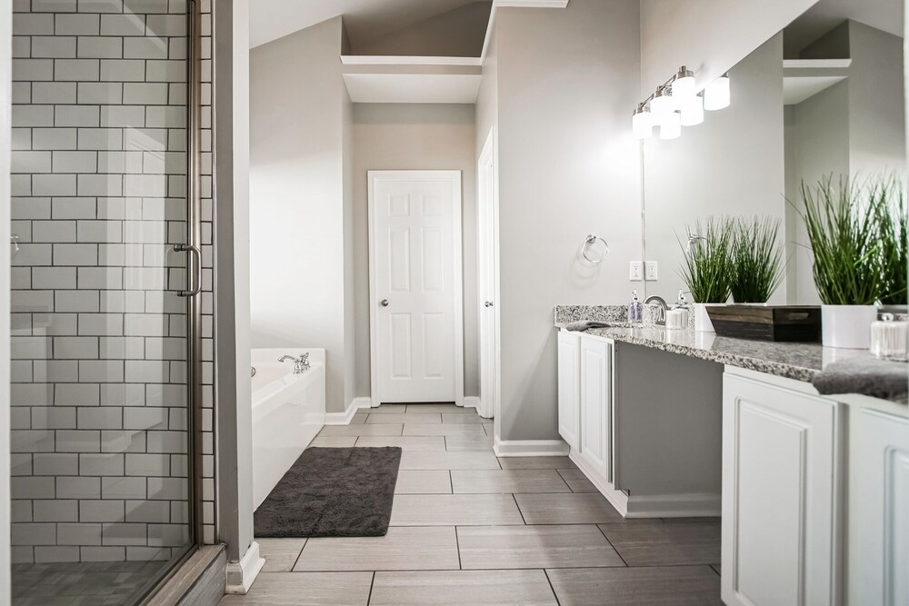 Spacious Family Retreat in Atlanta - Sleeps 10
