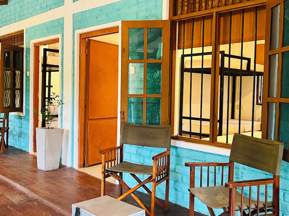 Funky Leopard Safari Lodge Bordering Yala National Park - Hostel