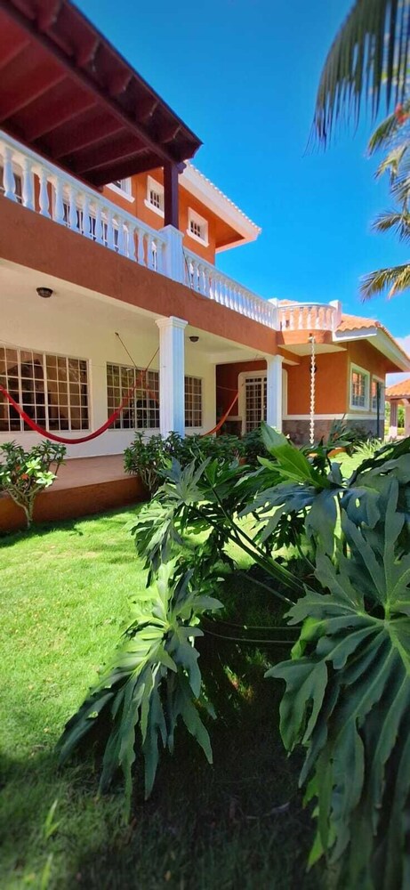 9th Hole Villa