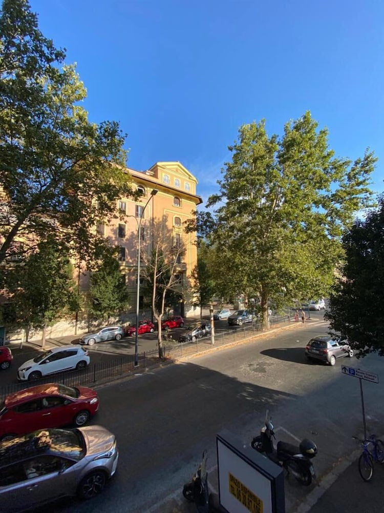 4VaticanRooms
