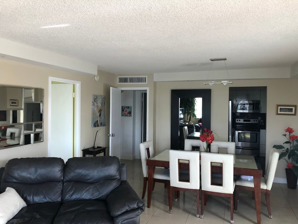 Golden Isles Suite 315