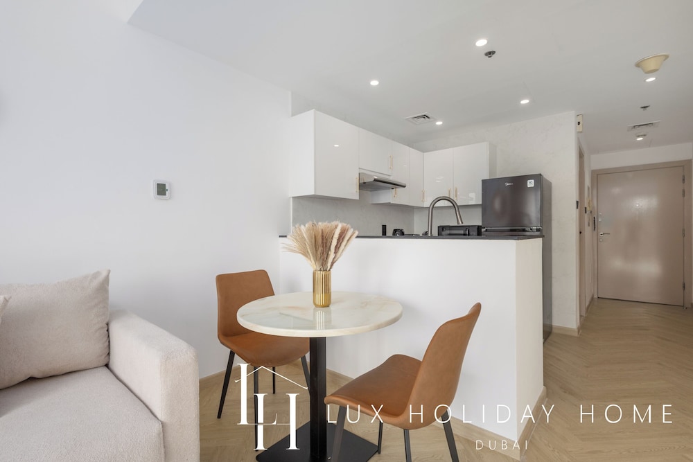 LUX The Marina View Suite 3