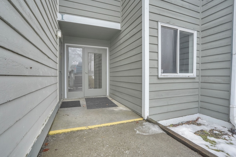 4 Mi to Dtwn Gatlinburg: Condo w/ Pool Access