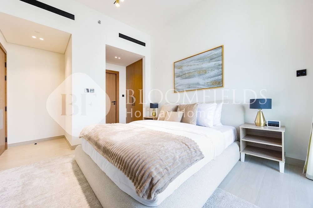 Bloomfields Modern 1Br Binghatti ONYX