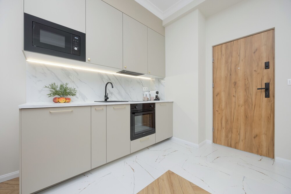 Grójecka Apartment by Renters
