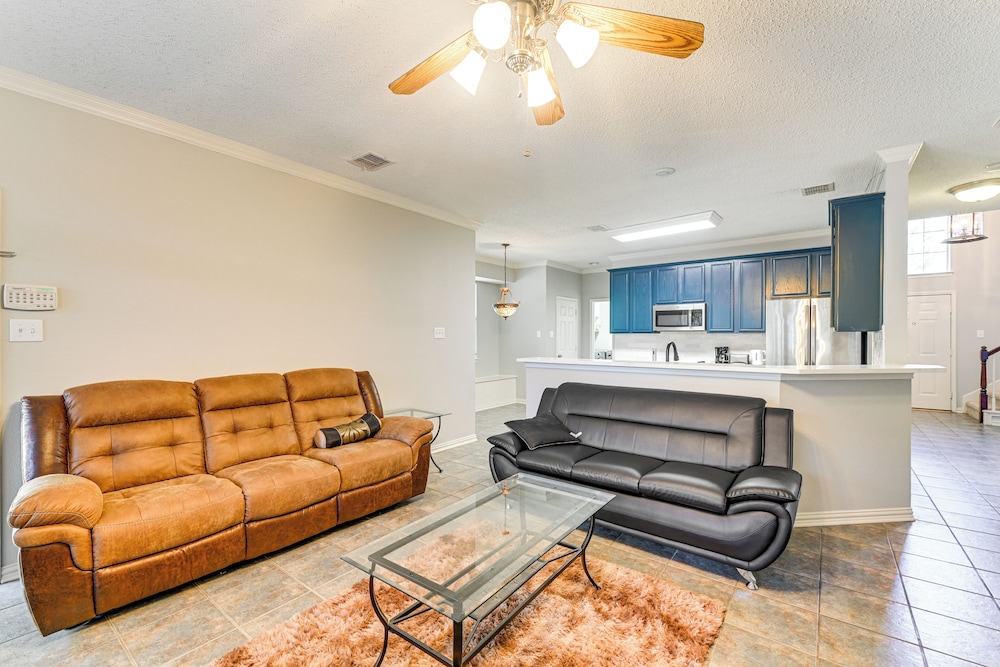DFW Sports Hub: Home w/ Pool & Hot Tub in Frisco!