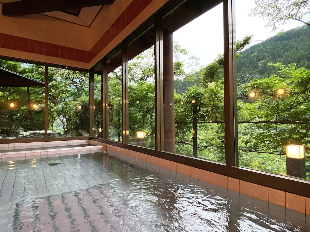 Iyanoyado Kazuraya