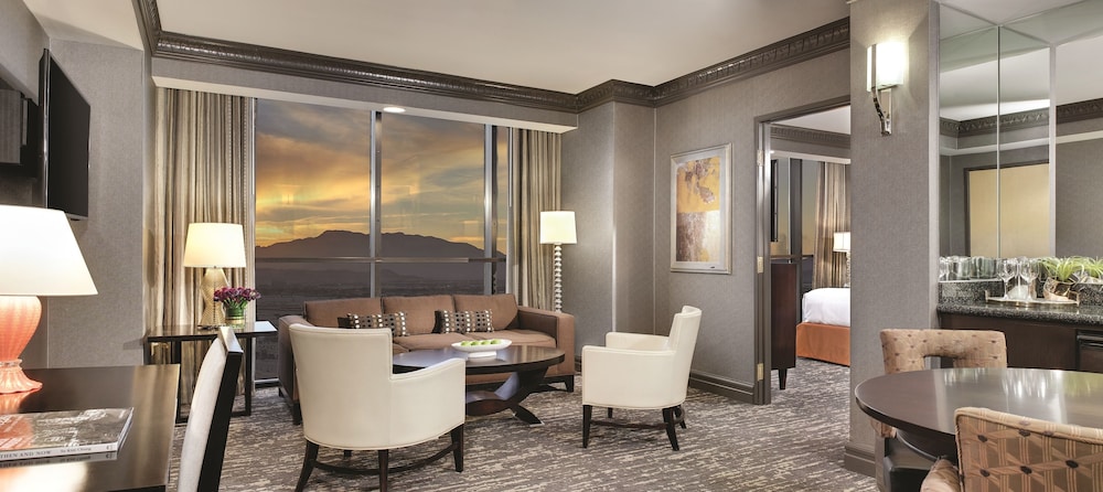 Luxor Hotel and Casino 3