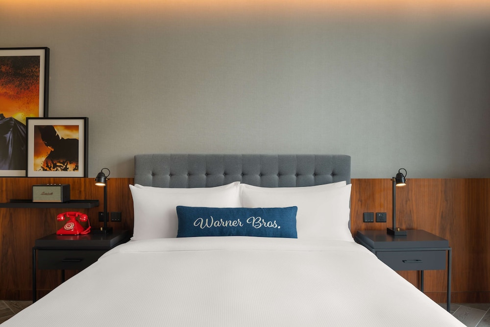 The WB Abu Dhabi, Curio Collection by Hilton