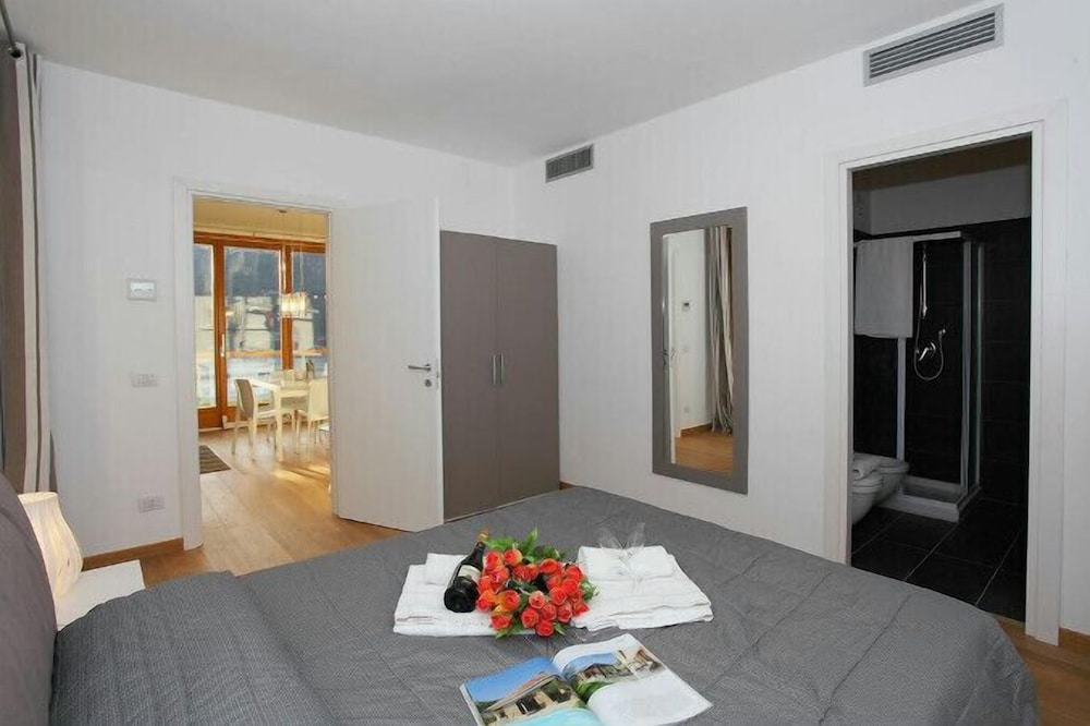 Riva Bellano Margherita 3 view 2