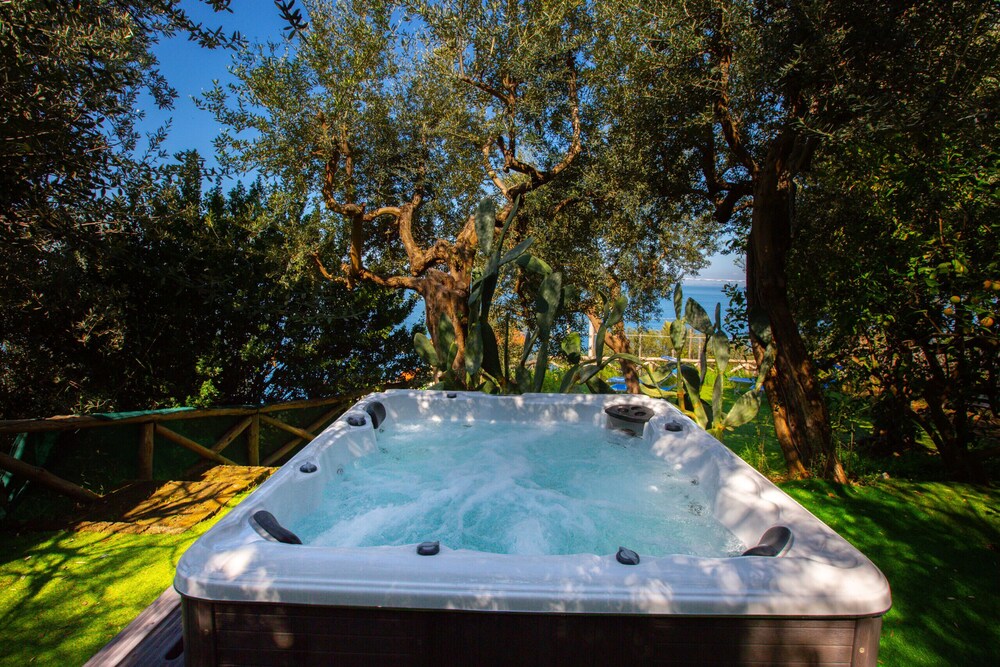 Villa Blue Skyline