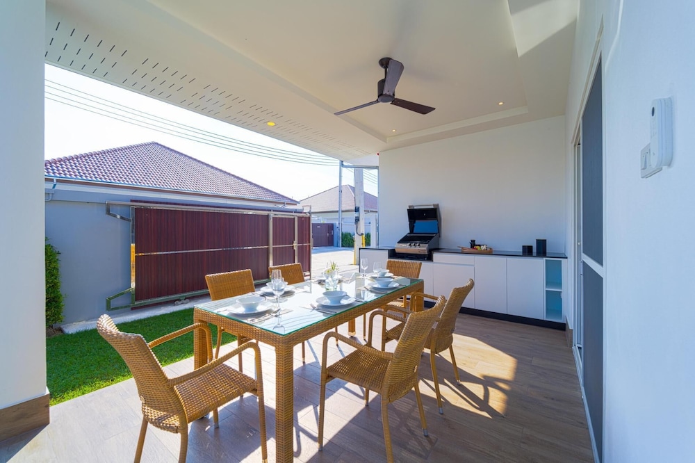 Brand-New Modern 3-Bedroom Villa MB20