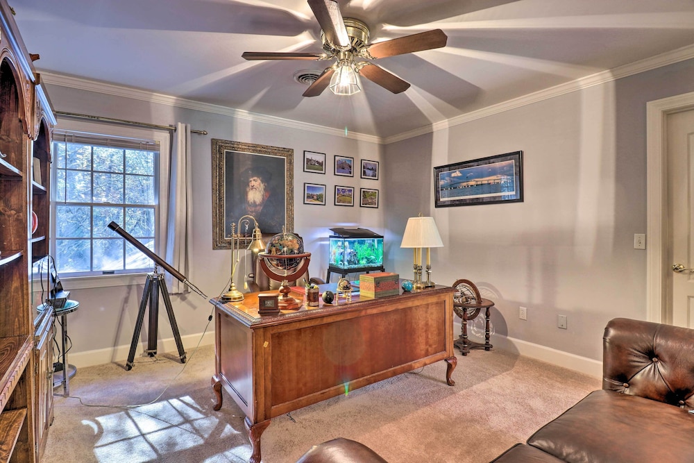 Million-dollar Estate by Downtown Franklin!