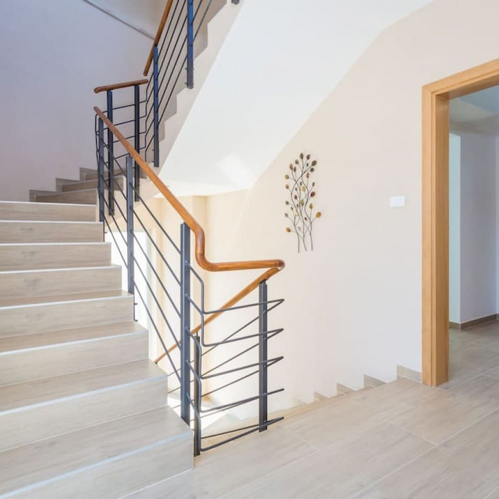 Villa Lavanda - Seaside Luxury Villa for 8 Guests